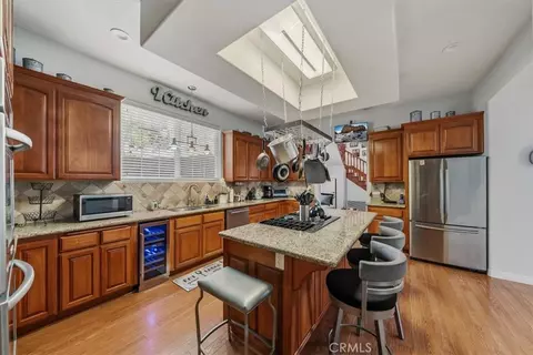 Kitchen - 27312 Little Bear, Lake Arrowhead, CA 92352 photo 4 of 4