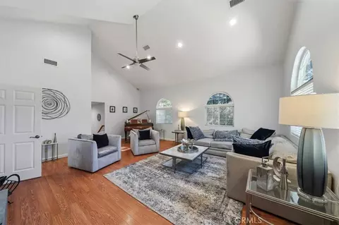 Living - 27312 Little Bear, Lake Arrowhead, CA 92352 photo 2 of 2
