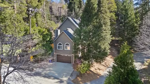 Exterior - 27312 Little Bear, Lake Arrowhead, CA 92352 photo 2 of 10