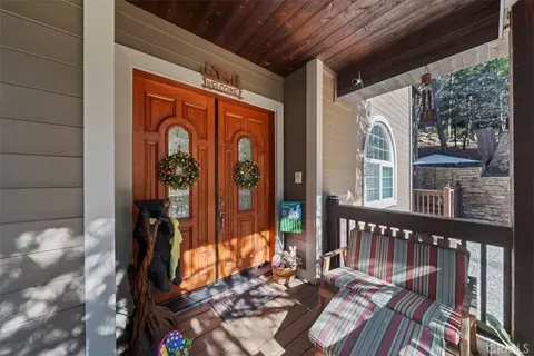 Exterior - 27312 Little Bear, Lake Arrowhead, CA 92352 photo 5 of 10
