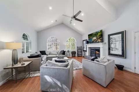 Living - 27312 Little Bear, Lake Arrowhead, CA 92352 photo 1 of 2