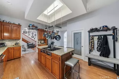 Kitchen - 27312 Little Bear, Lake Arrowhead, CA 92352 photo 3 of 4