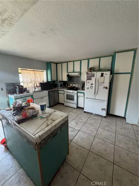 Kitchen - 1266 Lorraine, Rialto, CA 92376 photo 1 of 1