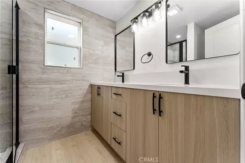 Bath - 800 E Sandra Ave, Arcadia, CA 91006 photo 1 of 2