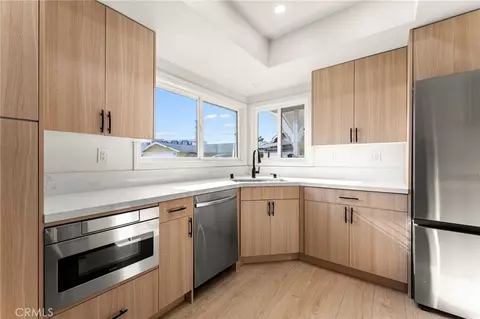 Kitchen - 800 E Sandra Ave, Arcadia, CA 91006 photo 3 of 4