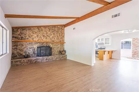 Living - 17747 Walnut St, Hesperia, CA 92345 photo 1 of 2