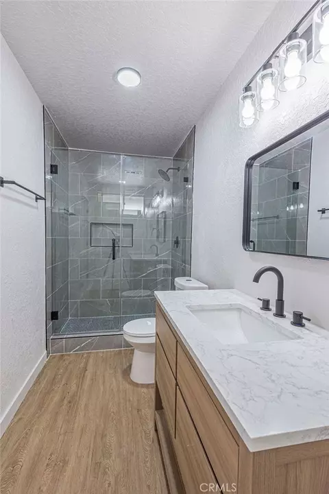 Bath - 17747 Walnut St, Hesperia, CA 92345 photo 2 of 2
