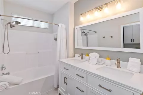 Bath - 80750 Diamondback Trl, Indio, CA 92201 photo 1 of 3
