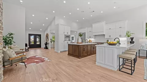 3310 N Mills Ave, Claremont, CA 91711
