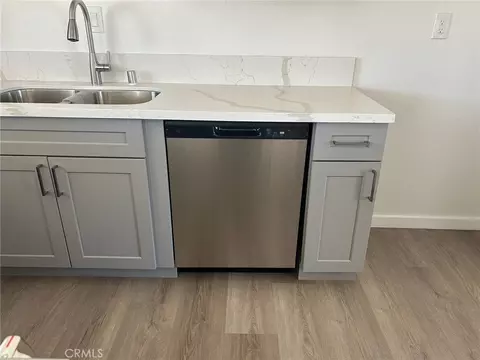 Kitchen - 20916 Thunderbird, Apple Valley, CA 92307 photo 6 of 7