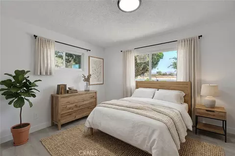 Bedroom - 20916 Thunderbird, Apple Valley, CA 92307 photo 2 of 3