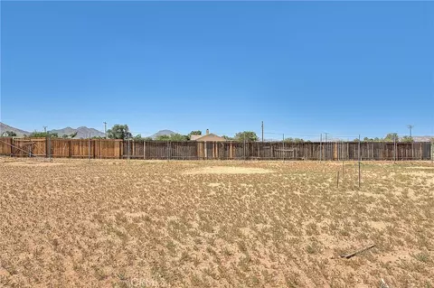 Exterior - 20916 Thunderbird, Apple Valley, CA 92307 photo 6 of 6