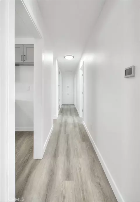 Entry Way - 20916 Thunderbird, Apple Valley, CA 92307 photo 1 of 1