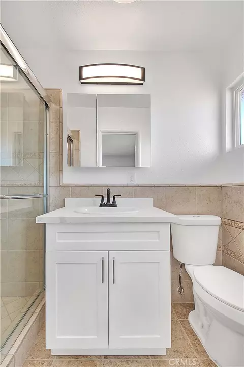 Bath - 20916 Thunderbird, Apple Valley, CA 92307 photo 1 of 3