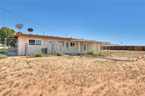 Exterior - 20916 Thunderbird, Apple Valley, CA 92307 photo 4 of 6