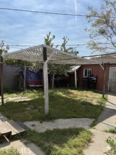 Exterior - 802 E 111th, Los Angeles, CA 90059 photo 2 of 2