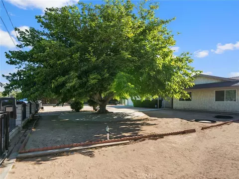 Exterior - 8932 Hickory, Hesperia, CA 92345 photo 7 of 9