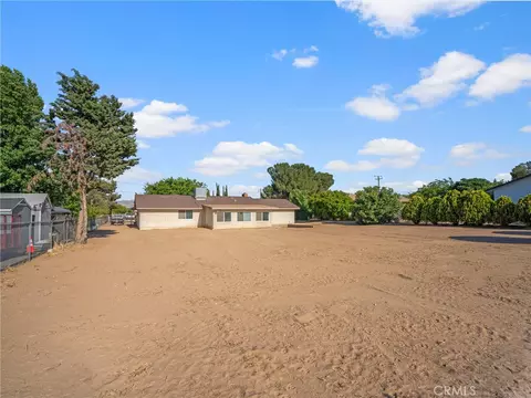 Exterior - 8932 Hickory, Hesperia, CA 92345 photo 8 of 9
