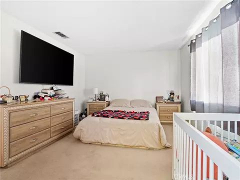 Bedroom - 8932 Hickory, Hesperia, CA 92345 photo 4 of 5