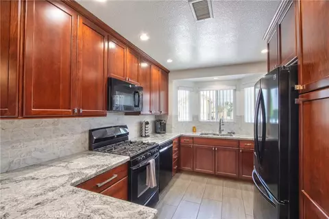 Kitchen - 1986 White Rabbit, Upland, CA 91784 photo 2 of 3