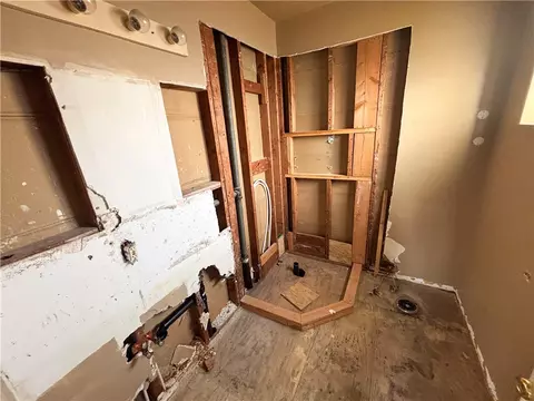 Bath - 206 E Fig Ave, Monrovia, CA 91016 photo 4 of 4