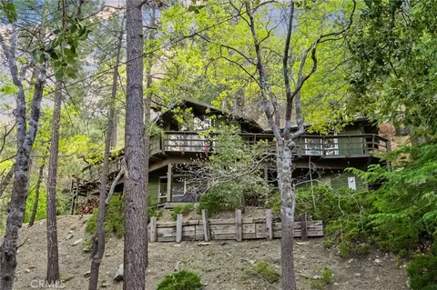 Exterior - 1159 Twin Lakes Dr, Wrightwood, CA 92397 photo 3 of 18