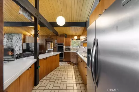 Kitchen - 1159 Twin Lakes Dr, Wrightwood, CA 92397 photo 6 of 6