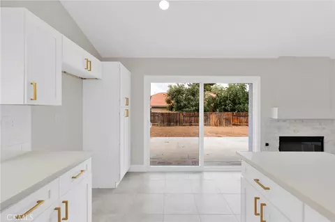 Entry Way - 10460 Bouquet Ave, Adelanto, CA 92301 photo 2 of 3