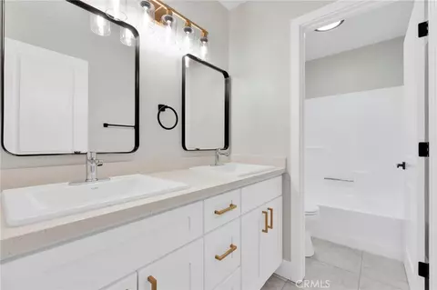 Entry Way - 10460 Bouquet Ave, Adelanto, CA 92301 photo 3 of 3