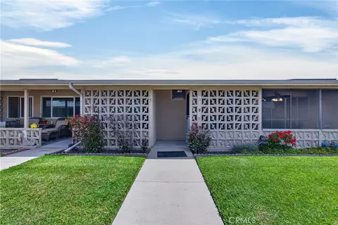 1690 Interlachen Rd # M12-42J, Seal Beach, CA 90740