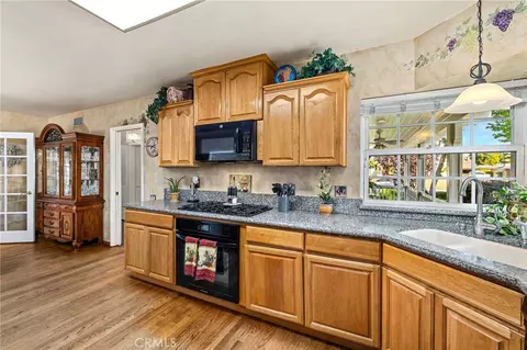 Kitchen - 222 Wagonwheel, Glendora, CA 91741 photo 5 of 5