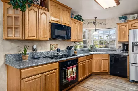 Kitchen - 222 Wagonwheel, Glendora, CA 91741 photo 2 of 5