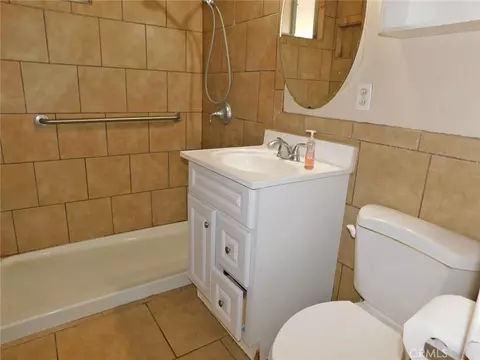 Bath - 25516 Agate, Barstow, CA 92311 photo 1 of 1