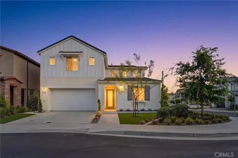 9602 Daybreak Dr, Huntington Beach, CA 92646