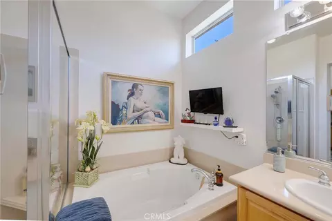 Bath - 80437 Inverness Ct, Indio, CA 92201 photo 4 of 5