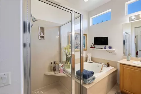Bath - 80437 Inverness Ct, Indio, CA 92201 photo 3 of 5