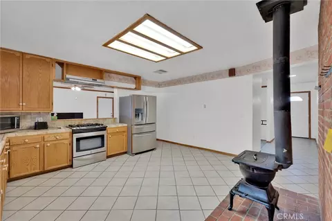 Kitchen - 1231 Mecca Dr, Barstow, CA 92311 photo 4 of 4
