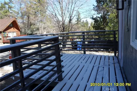 Exterior - 871 Maple, Sugarloaf, CA 92386 photo 2 of 5