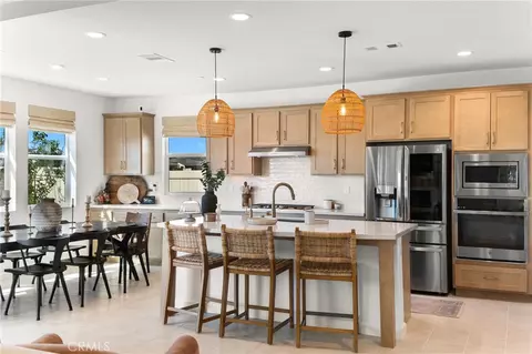 Kitchen - 32259 Hillstone St, Temecula, CA 92591 photo 3 of 6