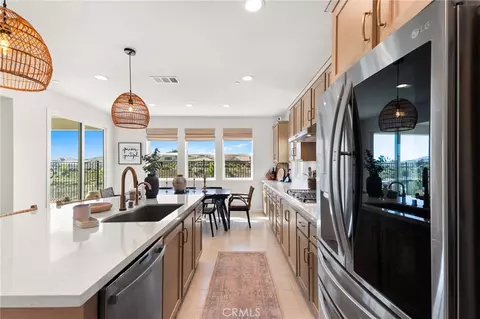 Kitchen - 32259 Hillstone St, Temecula, CA 92591 photo 4 of 6