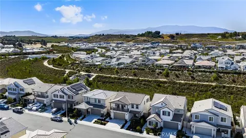 View/Area - 32259 Hillstone St, Temecula, CA 92591 photo 4 of 13