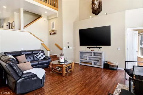 Living - 996 Feather Mtn, Big Bear City, CA 92314 photo 2 of 2