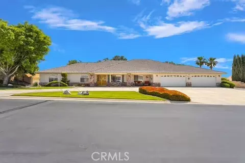 19875 Eyota Rd, Apple Valley, CA 92308