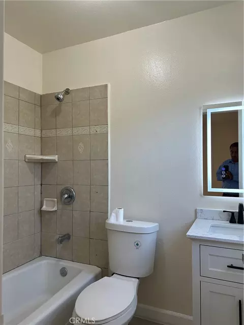 Bath - 1218 Edith Ave #E, Alhambra, CA 91803 photo 4 of 5