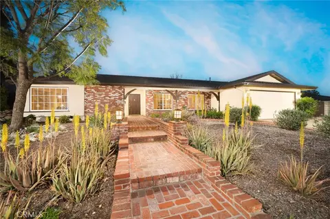 524 Mount Carmel Dr, Claremont, CA 91711