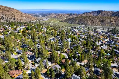 View/Area - 2285 Lausanne Dr, Wrightwood, CA 92397 photo 2 of 7