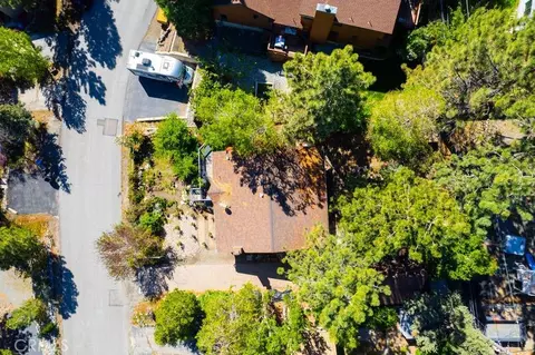 View/Area - 2285 Lausanne Dr, Wrightwood, CA 92397 photo 4 of 7