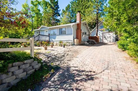 Exterior - 2285 Lausanne Dr, Wrightwood, CA 92397 photo 1 of 6