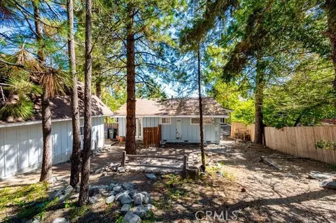 Exterior - 2285 Lausanne Dr, Wrightwood, CA 92397 photo 4 of 4