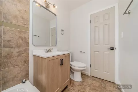 Bath - 8901 Glencoe Dr, Riverside, CA 92503 photo 2 of 6